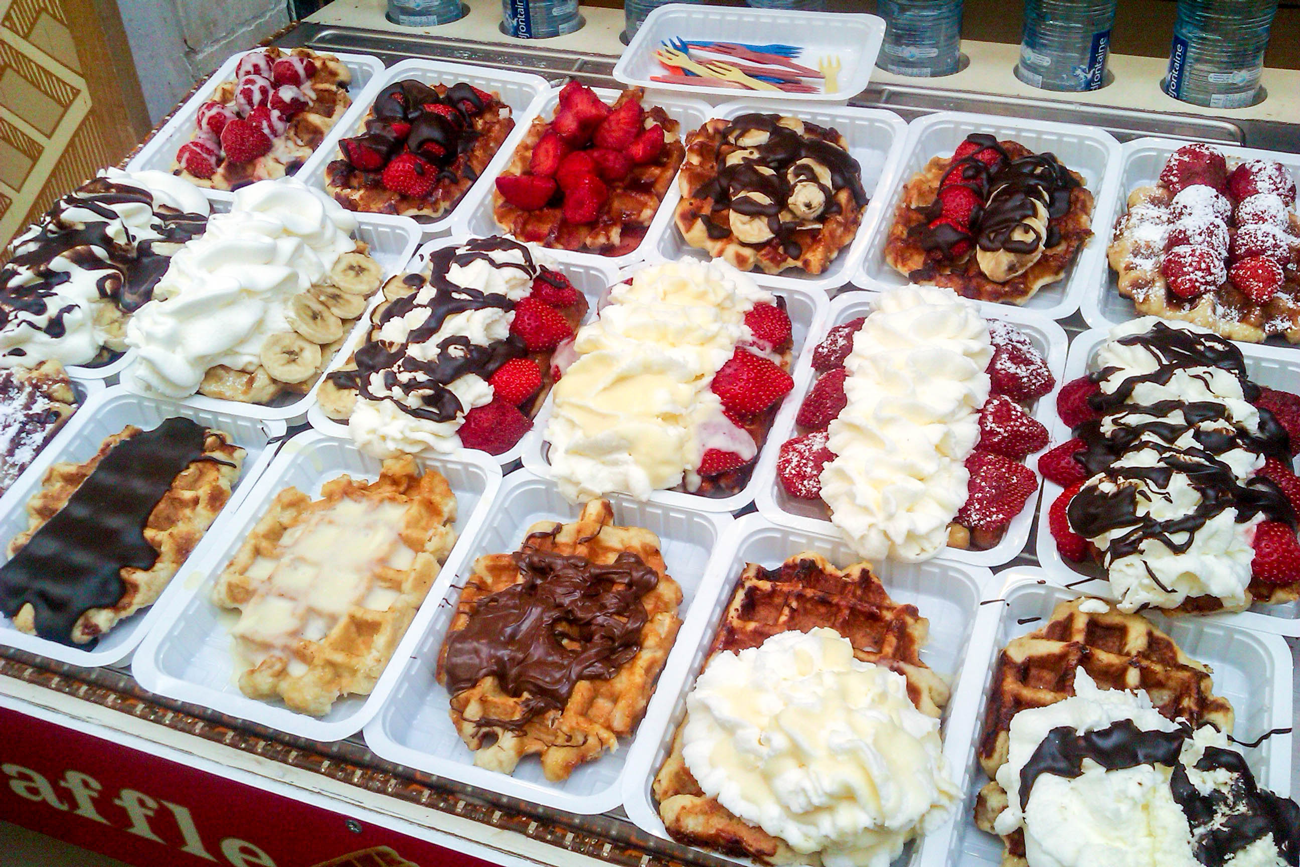Where to get Belgian waffles in Brussels